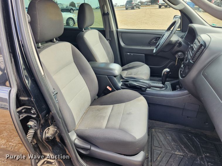 image for item JB9568 2006 Ford Escape  SUV