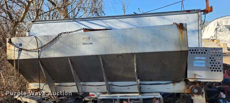 image for item JB9570 Henderson  salt spreader