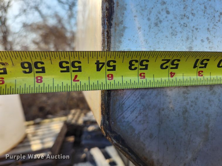 image for item JB9570 Henderson  salt spreader