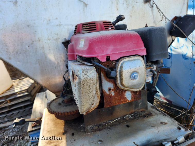 image for item JB9570 Henderson  salt spreader