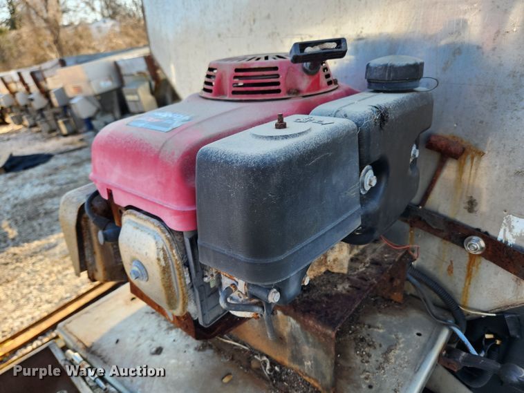 image for item JB9570 Henderson  salt spreader