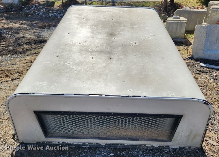 image for item JB9572 Camper shell