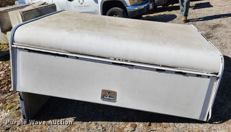 image for item JB9572 Camper shell