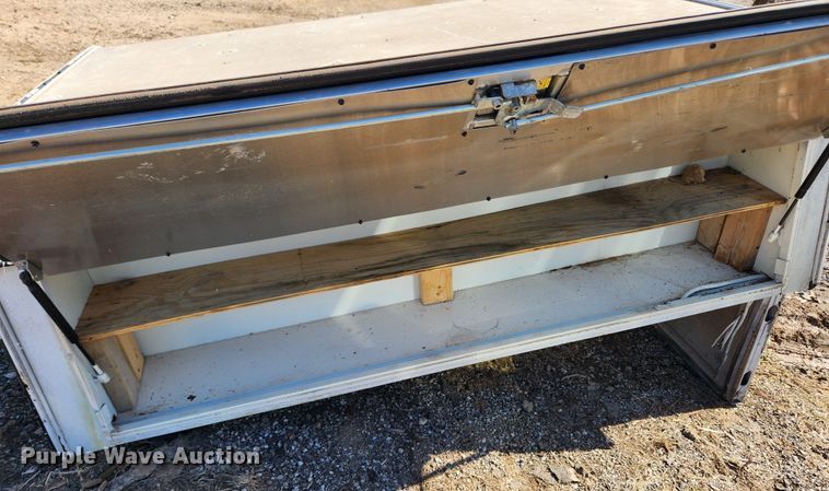 image for item JB9572 Camper shell