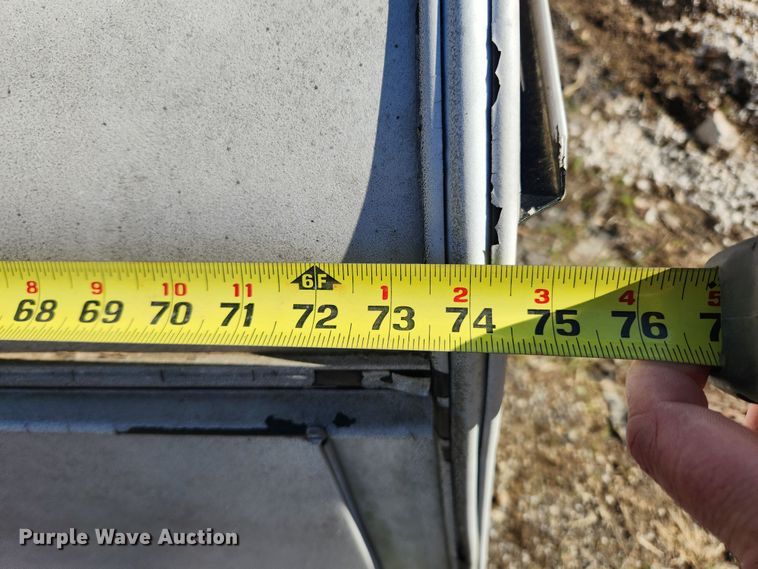 image for item JB9572 Camper shell