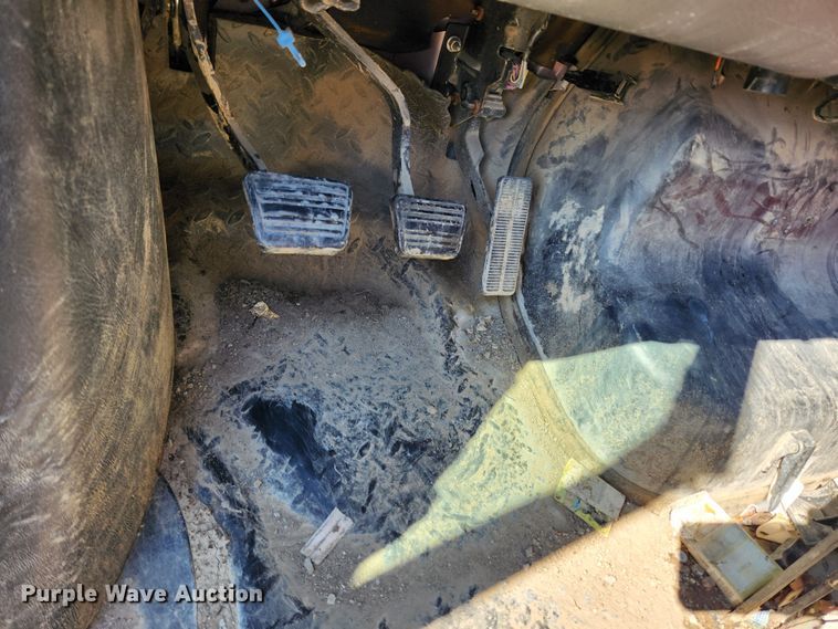 image for item JB9650 2004 Chevrolet C7500  dump flatbed truck