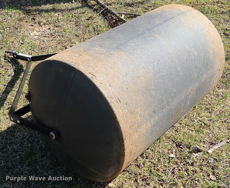 image for item JG9358 Brinly PRT-361BH  poly roller