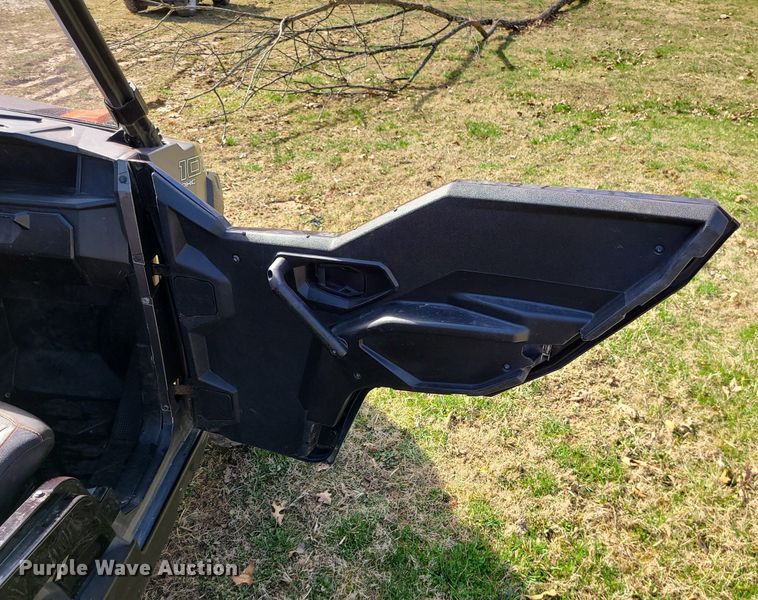 image for item JG9364 2017 Polaris General  utility vehicle