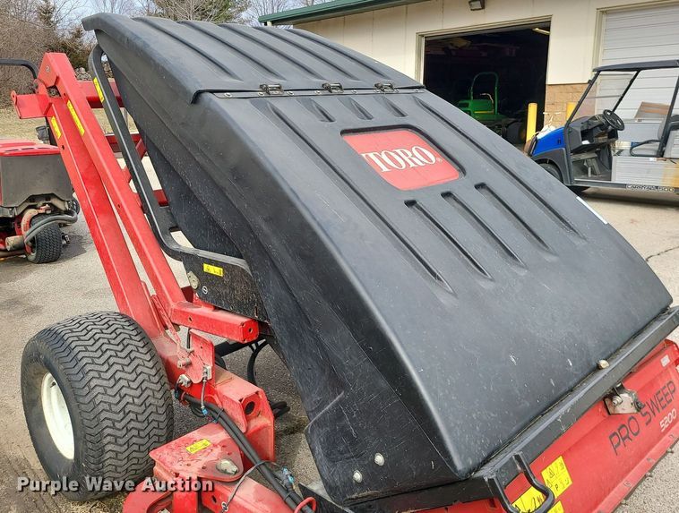 image for item JG9366 Toro Pro Sweep 5200  turf sweeper