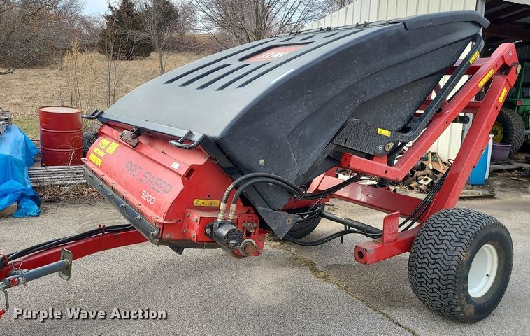 image for item JG9366 Toro Pro Sweep 5200  turf sweeper