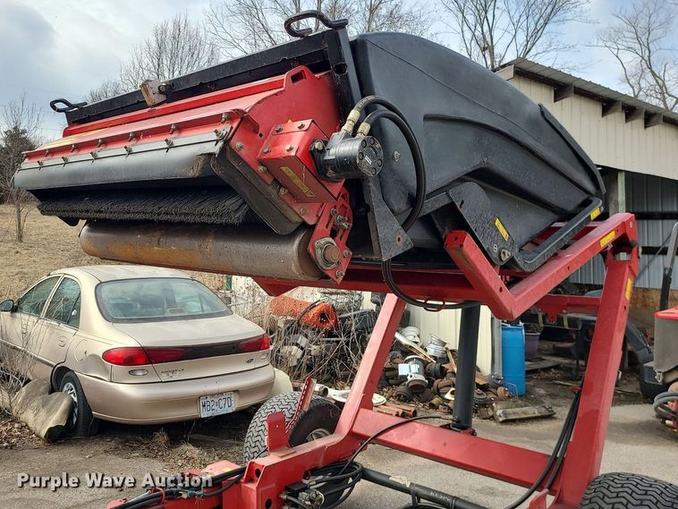 image for item JG9366 Toro Pro Sweep 5200  turf sweeper