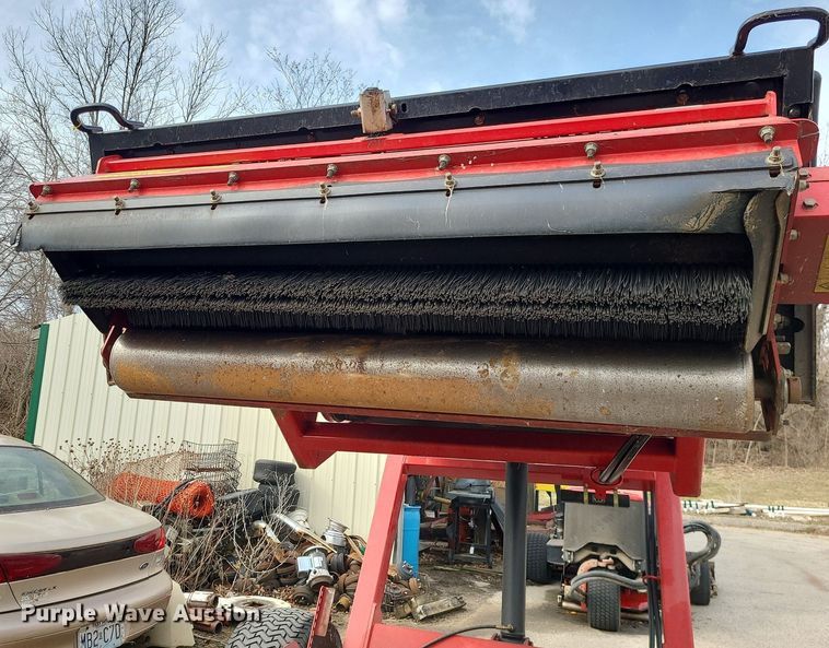 image for item JG9366 Toro Pro Sweep 5200  turf sweeper