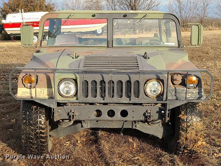 image for item JG9370 1992 Am General Humvee M998  SUV