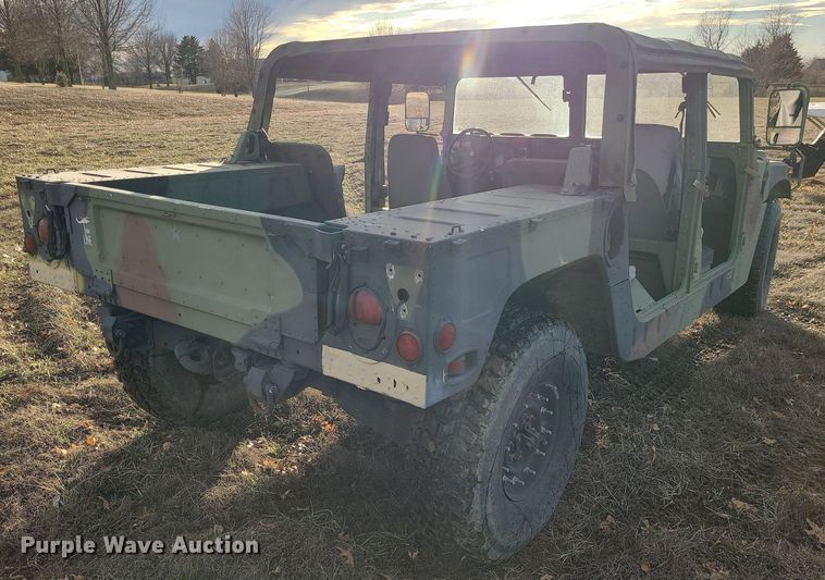 image for item JG9370 1992 Am General Humvee M998  SUV