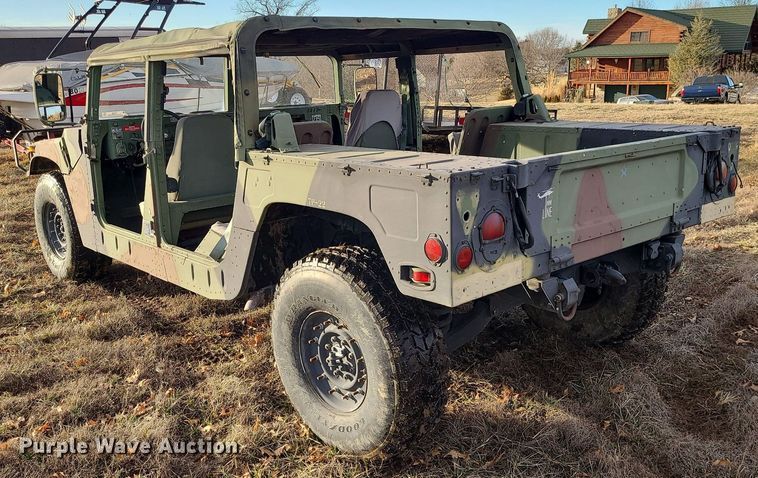 image for item JG9370 1992 Am General Humvee M998  SUV