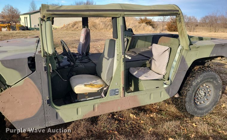 image for item JG9370 1992 Am General Humvee M998  SUV