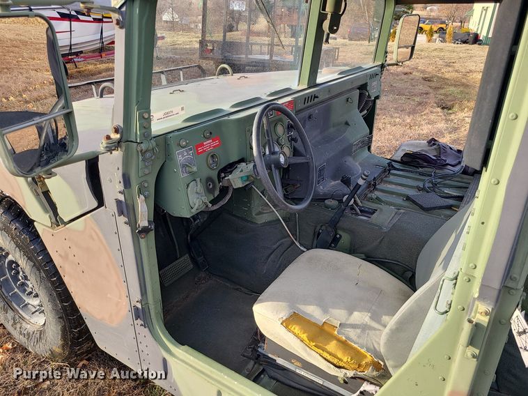 image for item JG9370 1992 Am General Humvee M998  SUV