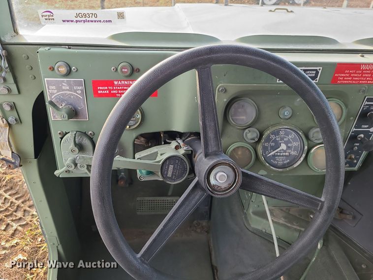 image for item JG9370 1992 Am General Humvee M998  SUV