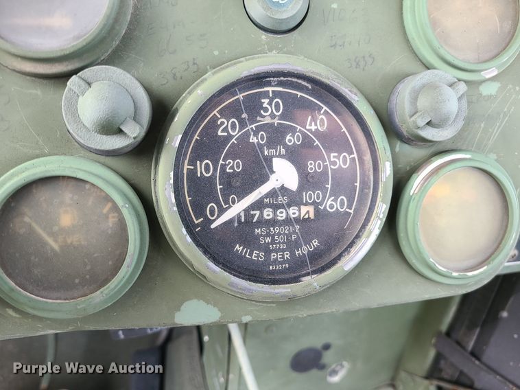 image for item JG9370 1992 Am General Humvee M998  SUV