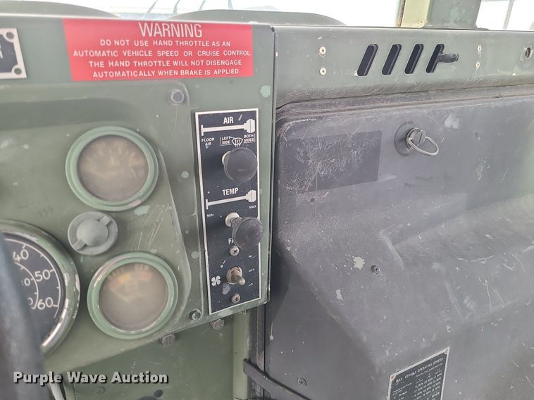 image for item JG9370 1992 Am General Humvee M998  SUV