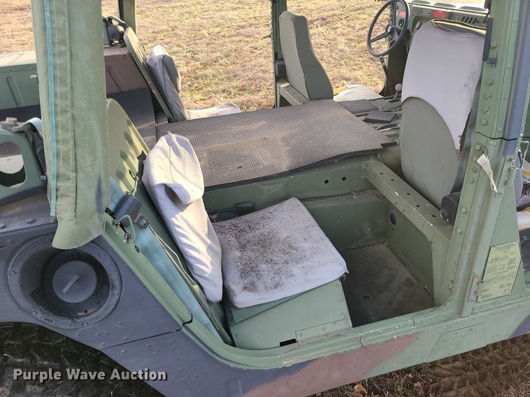 image for item JG9370 1992 Am General Humvee M998  SUV