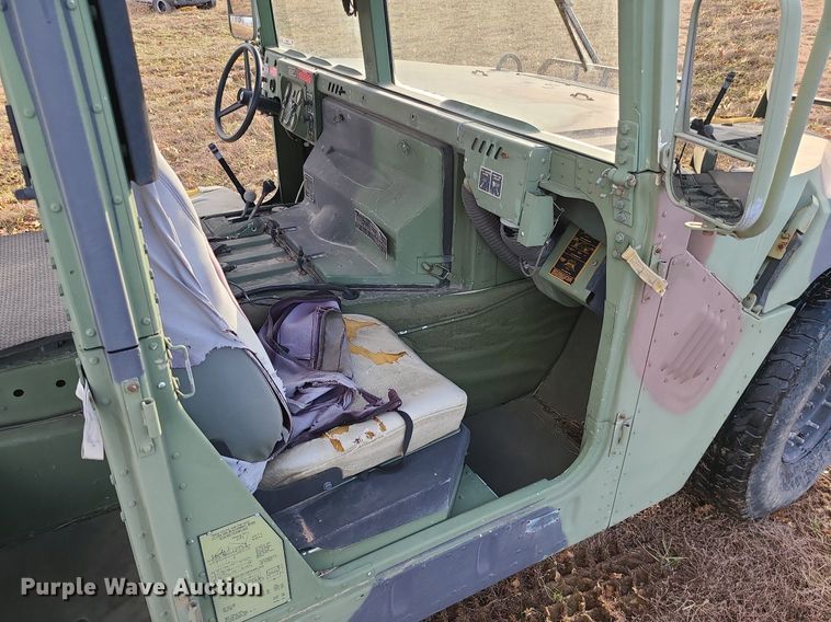 image for item JG9370 1992 Am General Humvee M998  SUV