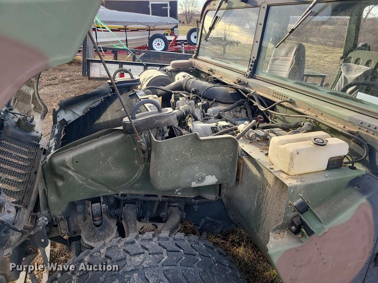 image for item JG9370 1992 Am General Humvee M998  SUV