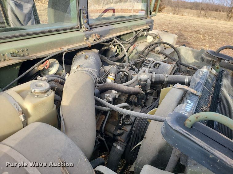 image for item JG9370 1992 Am General Humvee M998  SUV