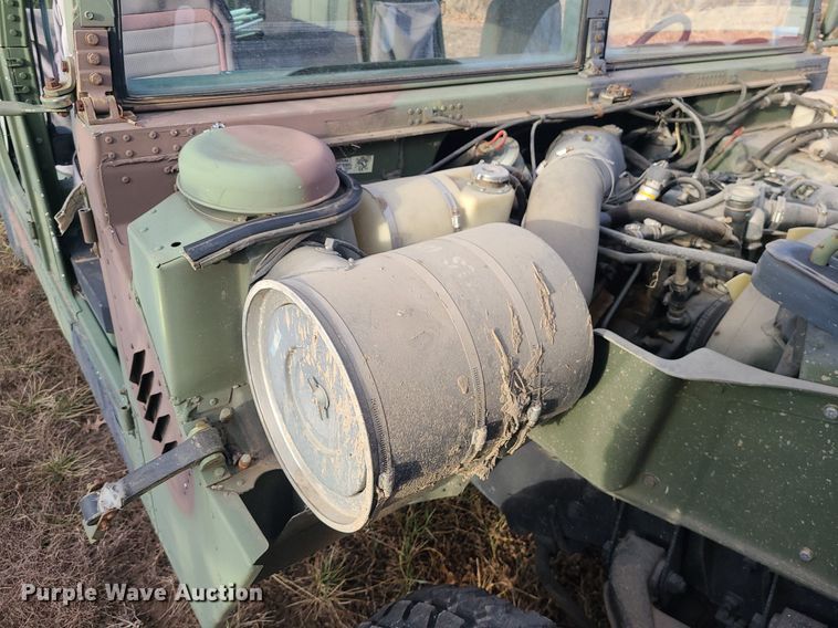 image for item JG9370 1992 Am General Humvee M998  SUV