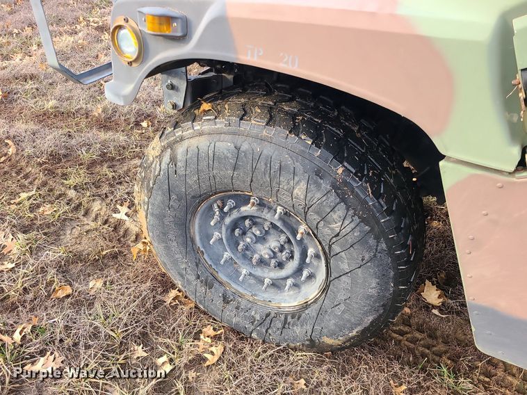 image for item JG9370 1992 Am General Humvee M998  SUV