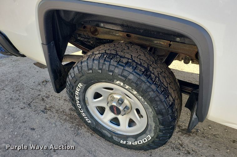 image for item JG9373 2015 GMC Sierra 1500  Crew Cab pickup truck