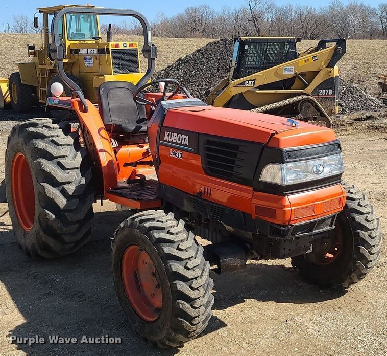 image for item JG9377 Kubota L4610  MFWD tractor