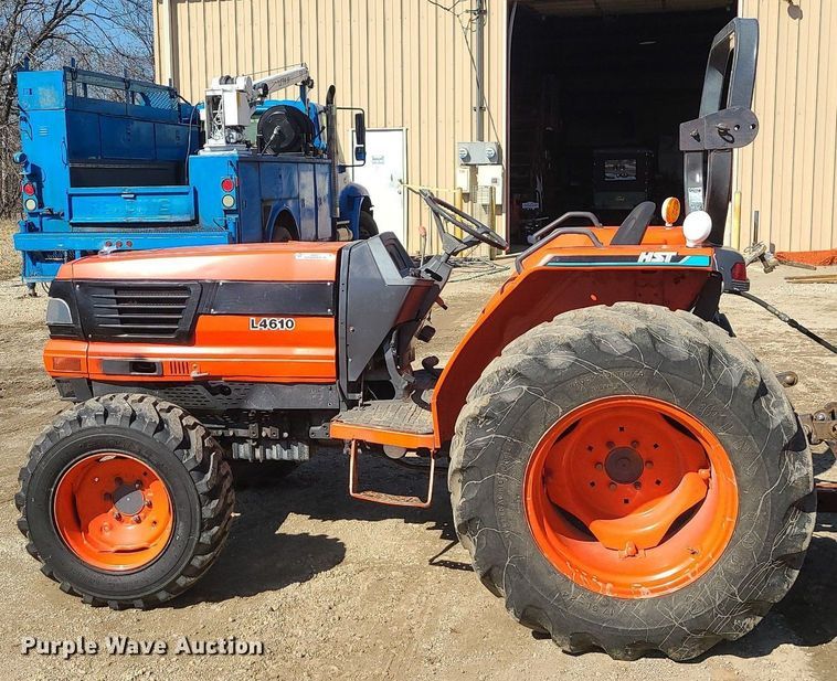 image for item JG9377 Kubota L4610  MFWD tractor