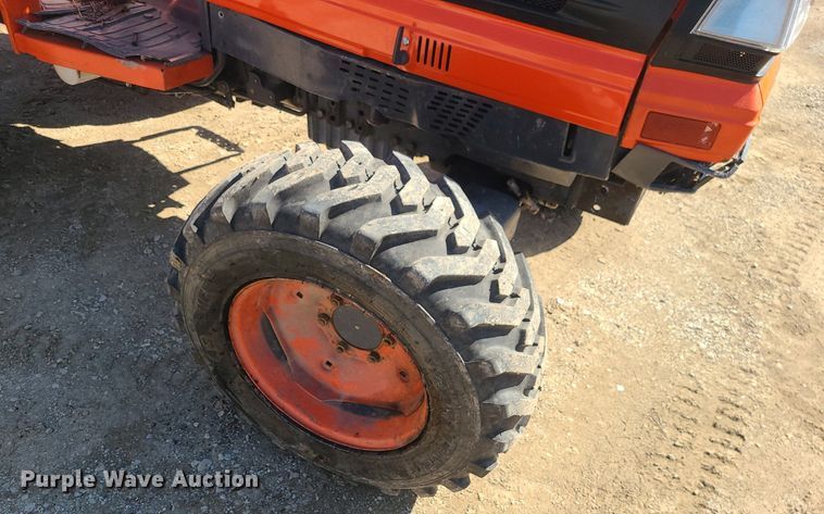 image for item JG9377 Kubota L4610  MFWD tractor