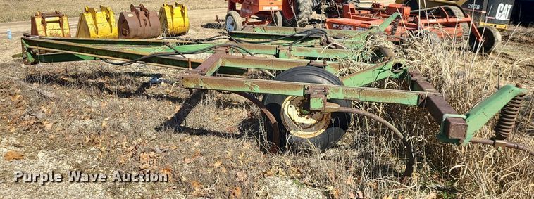 image for item JG9379 John Deere 1600  chisel