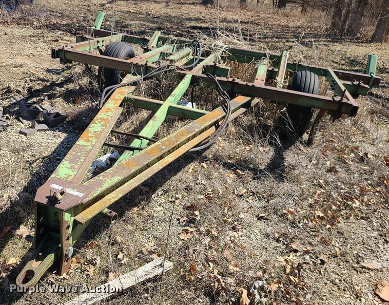 image for item JG9379 John Deere 1600  chisel