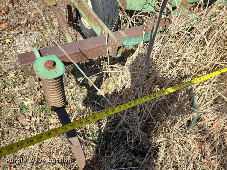 image for item JG9379 John Deere 1600  chisel