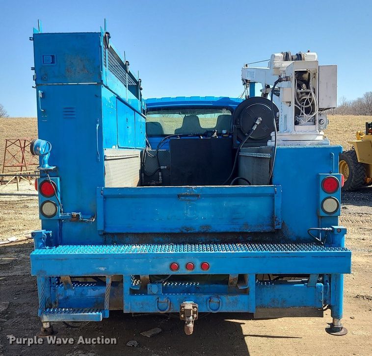 image for item JG9387 2003 International 4300  utility / service truck