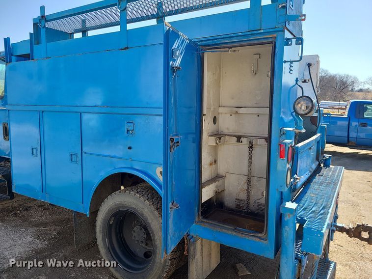 image for item JG9387 2003 International 4300  utility / service truck