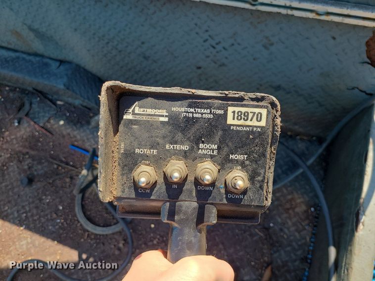 image for item JG9387 2003 International 4300  utility / service truck