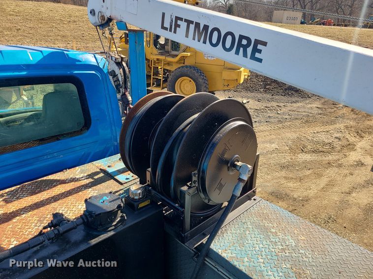 image for item JG9387 2003 International 4300  utility / service truck