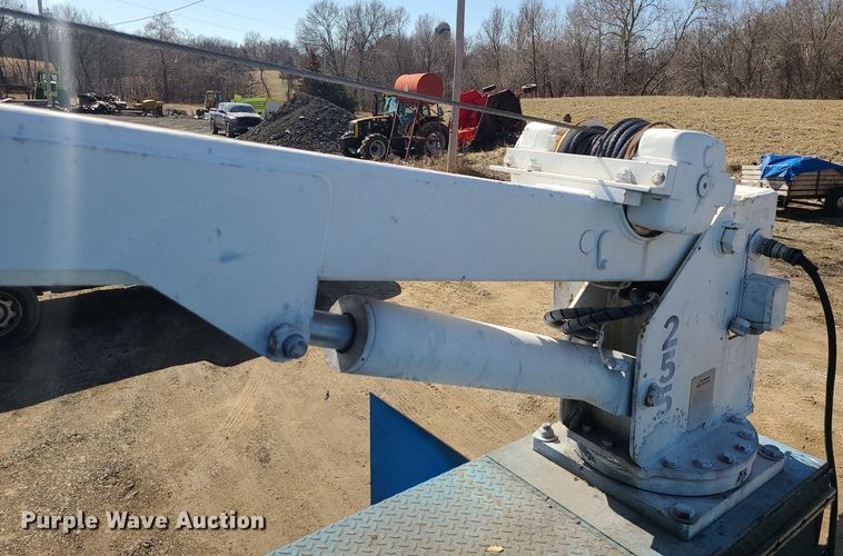 image for item JG9387 2003 International 4300  utility / service truck