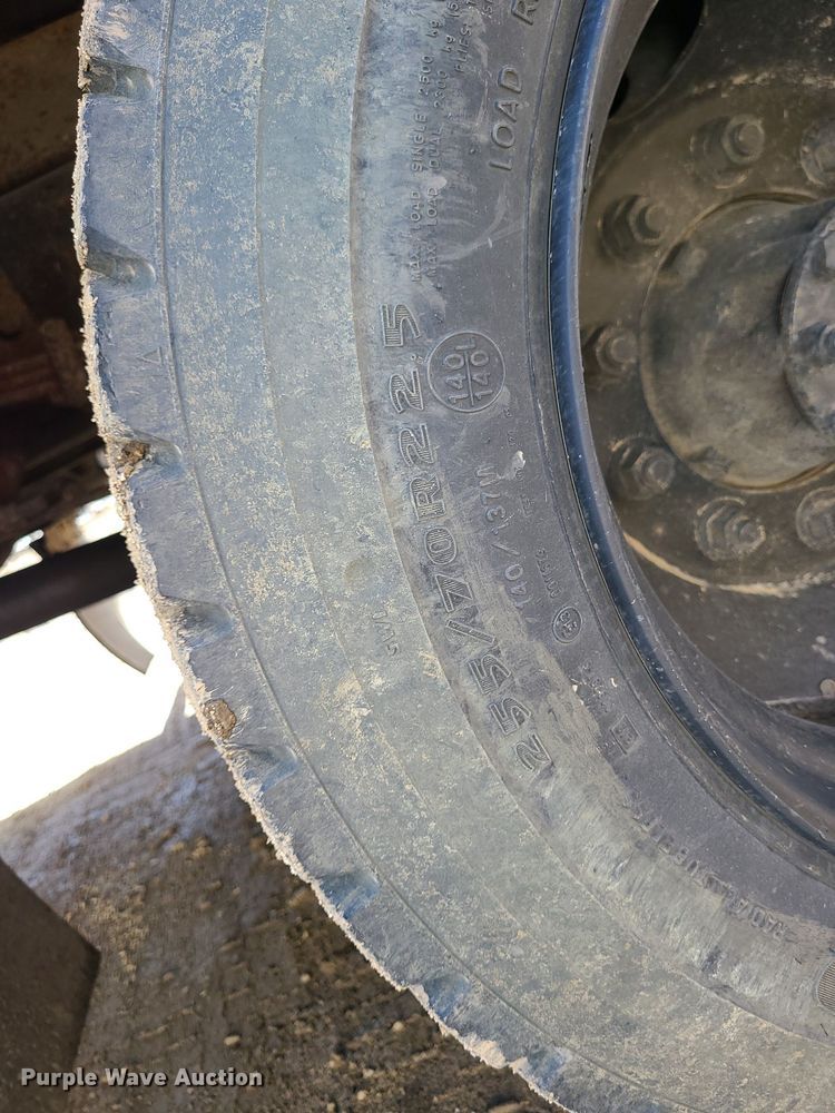 image for item JG9387 2003 International 4300  utility / service truck