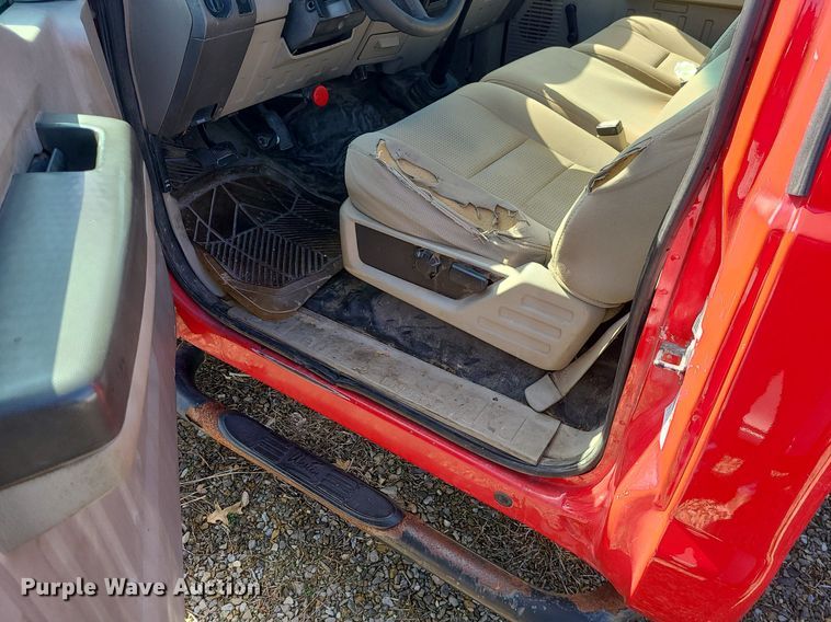 image for item JG9395 2008 Ford F550 Super Duty XL  truck cab and chassis