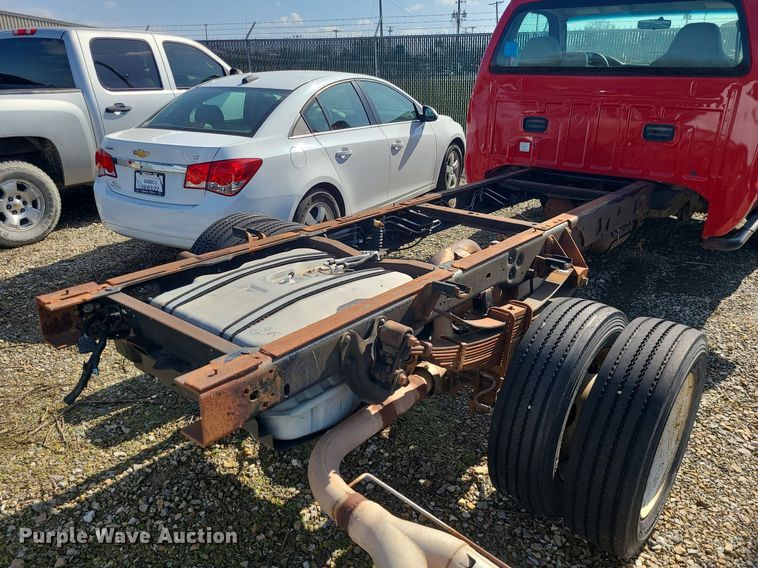 image for item JG9395 2008 Ford F550 Super Duty XL  truck cab and chassis