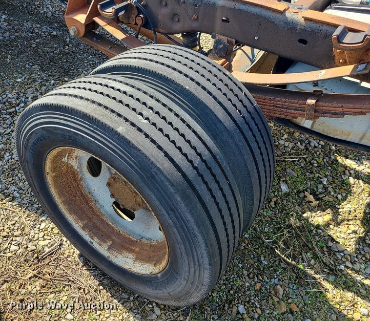 image for item JG9395 2008 Ford F550 Super Duty XL  truck cab and chassis