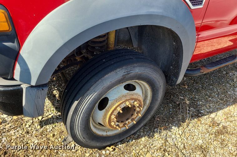 image for item JG9395 2008 Ford F550 Super Duty XL  truck cab and chassis