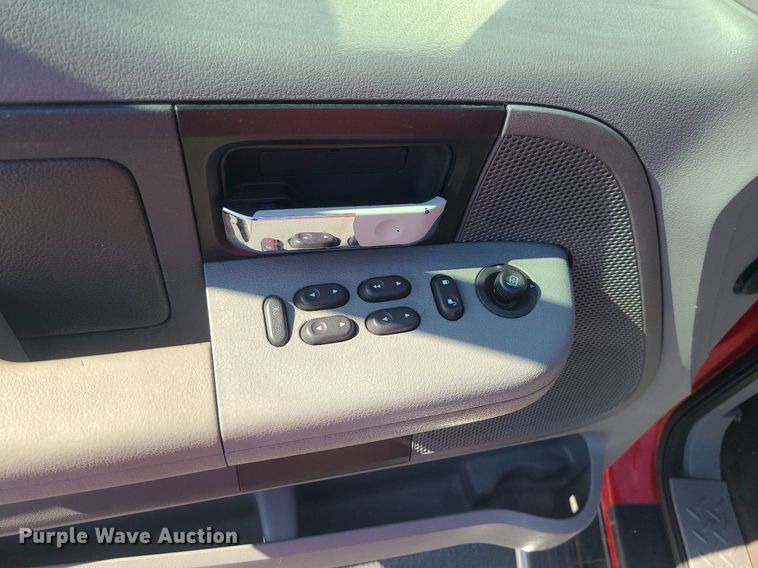 image for item JG9413 2004 Ford F150  SuperCrew pickup truck