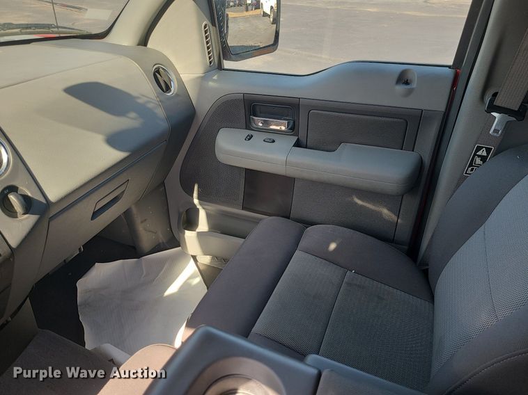 image for item JG9413 2004 Ford F150  SuperCrew pickup truck