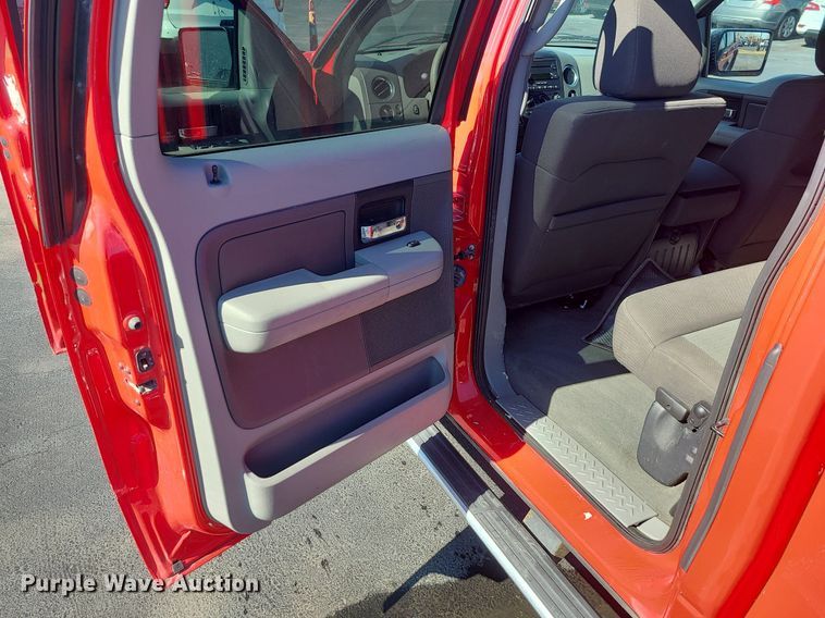 image for item JG9413 2004 Ford F150  SuperCrew pickup truck